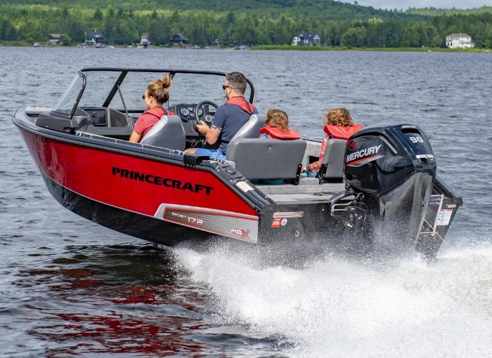 a family cruising in a Princecraft Sport 172 Max in Muskoka